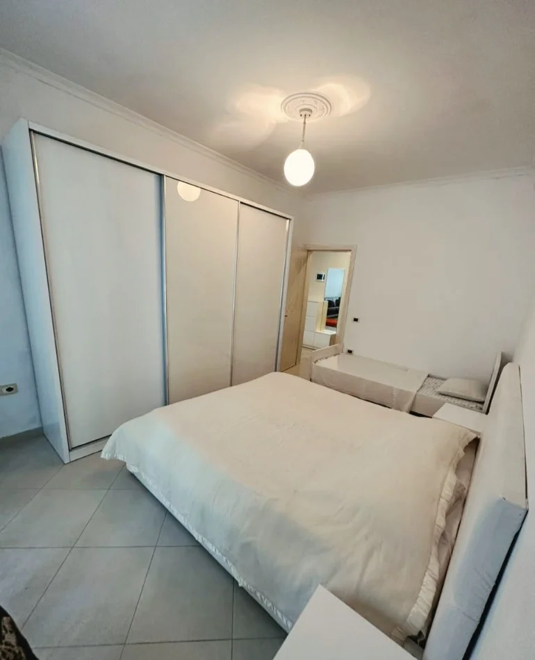 Tirane, jepet me qera apartament 1+1+Aneks+Ballkon , 420 € (astir , unaza e re , rruga teodor keko)