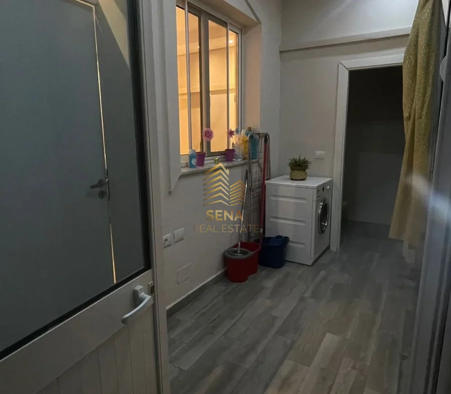 Tirane, jepet me qera apartament 2+1 Kati 1, 80 m² 500 € (Shkolla e Bashkuar)