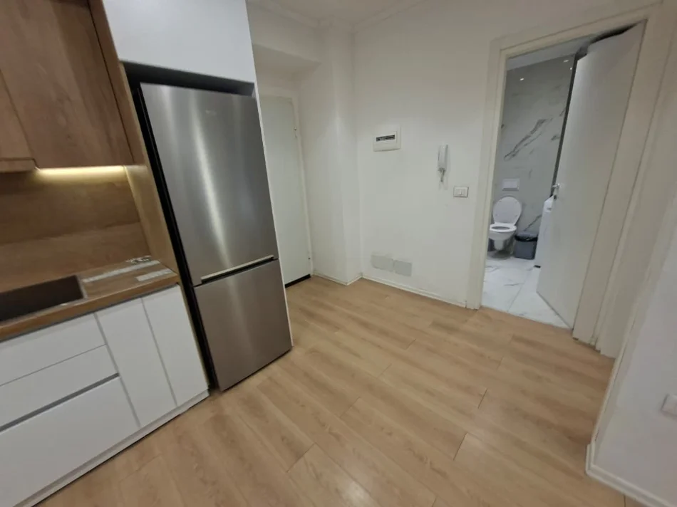 Tirane, jepet me qera apartament 1+1+Ballkon Kati 2, 70 m² 570 € (Don Bosko)
