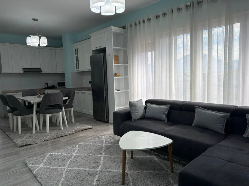 Tirane, jepet me qera apartament 2+1+Aneks+Ballkon Kati 8, 100 m² 650 € (selvia , rruga e dibres)