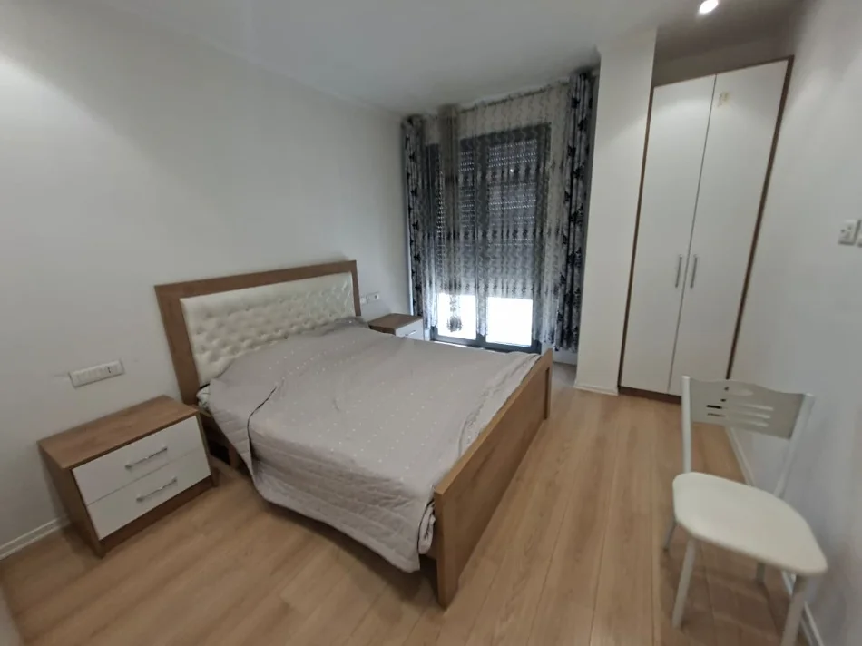 Tirane, jepet me qera apartament 1+1+Ballkon Kati 2, 65 m² 570 € (Fiori di Bosco)