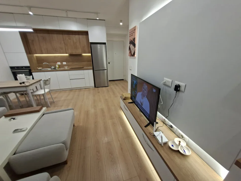 Tirane, jepet me qera apartament 1+1+Ballkon Kati 2, 65 m² 570 € (Fiori di Bosco)