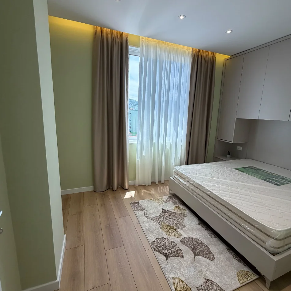 Tirane, shitet apartament 2+1+Ballkon , 70 m² 235.000 € (Myslym Shyri)