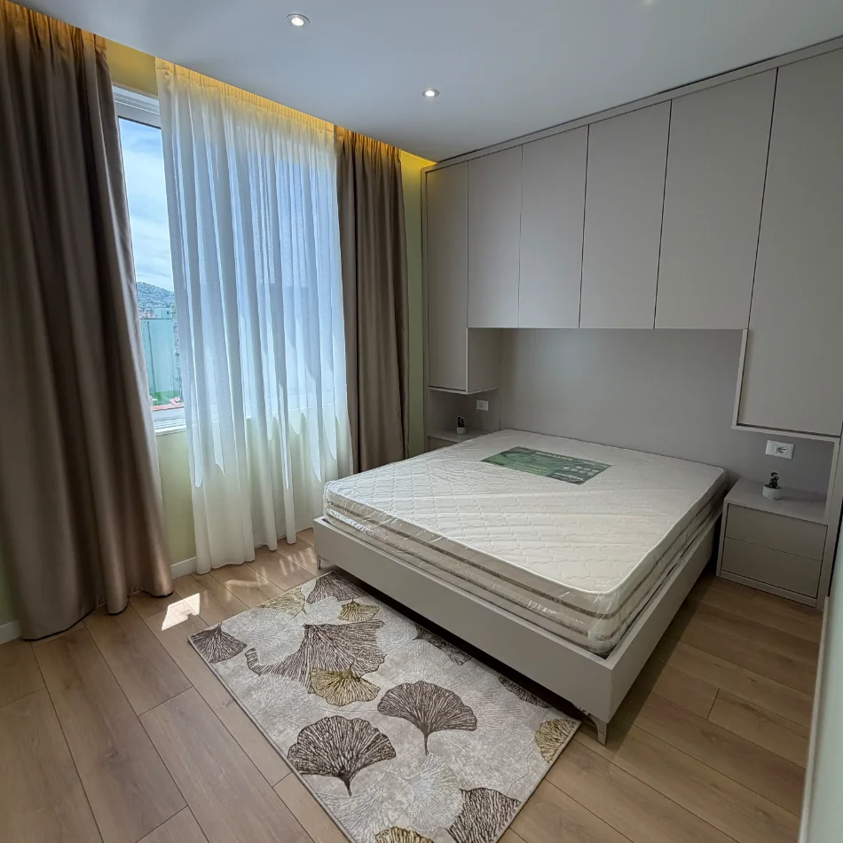 Tirane, shitet apartament 2+1+Ballkon , 70 m² 235.000 € (Myslym Shyri)