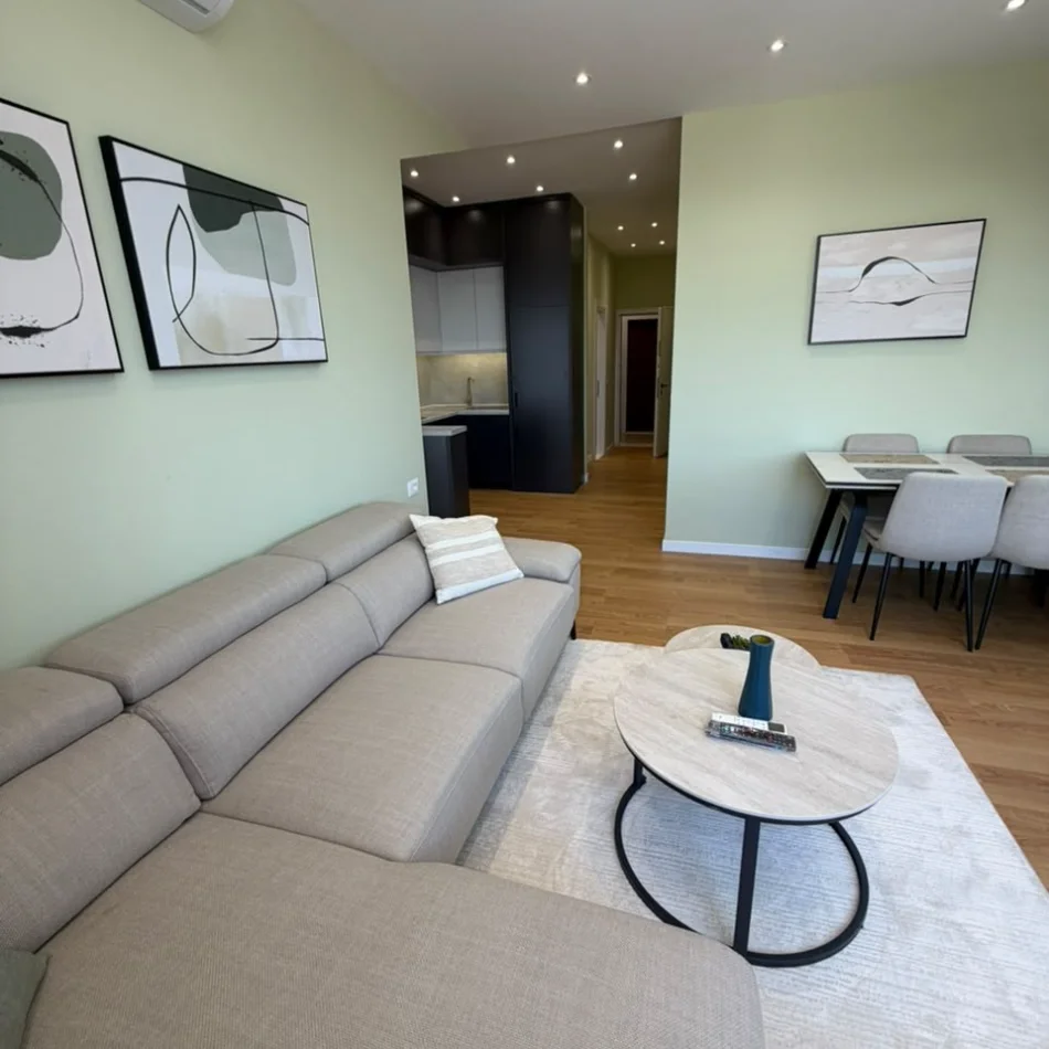 Tirane, shitet apartament 2+1+Ballkon , 70 m² 235.000 € (Myslym Shyri)