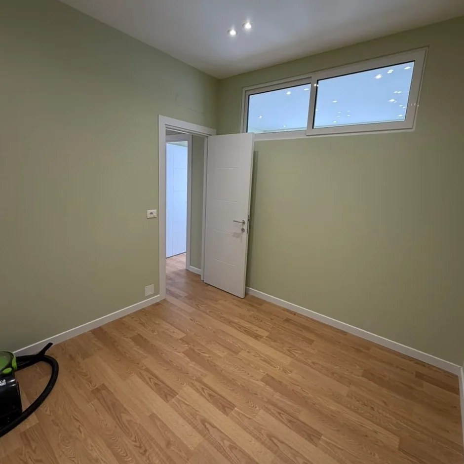 Tirane, shitet apartament 2+1+Ballkon , 70 m² 225.000 € (Rruga Myslym Shyri)