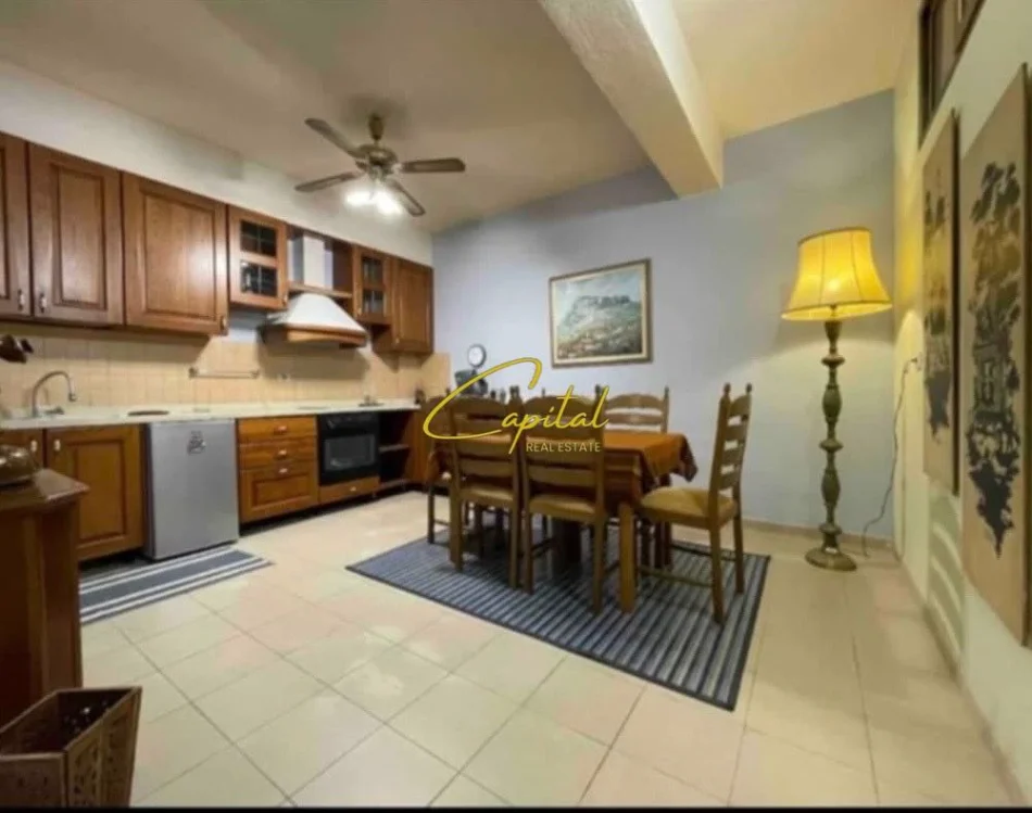 Tirane, jepet me qera apartament 1+1 Kati 3, 86 m² 550 € (BULEVARDI ZOGU PARE)