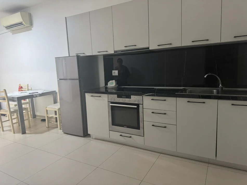 Apartament 2+1 me qera Kati 1, 78 m² 450 € (rruga gaqo tashko)