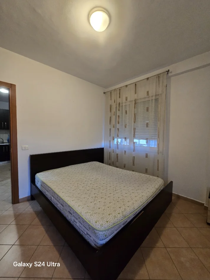 Tirane, shitet apartament 2+1+Ballkon , (Ish Parku i Autobusave)