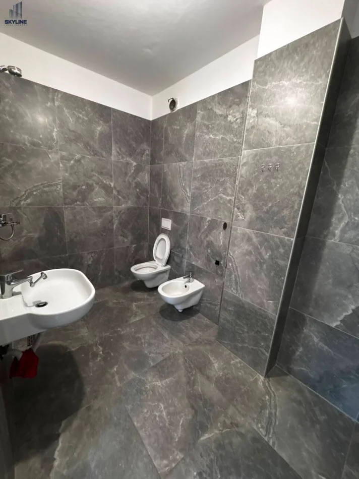 Tirane, jepet me qera apartament 2+1 Kati 1, 415 € (QTU)