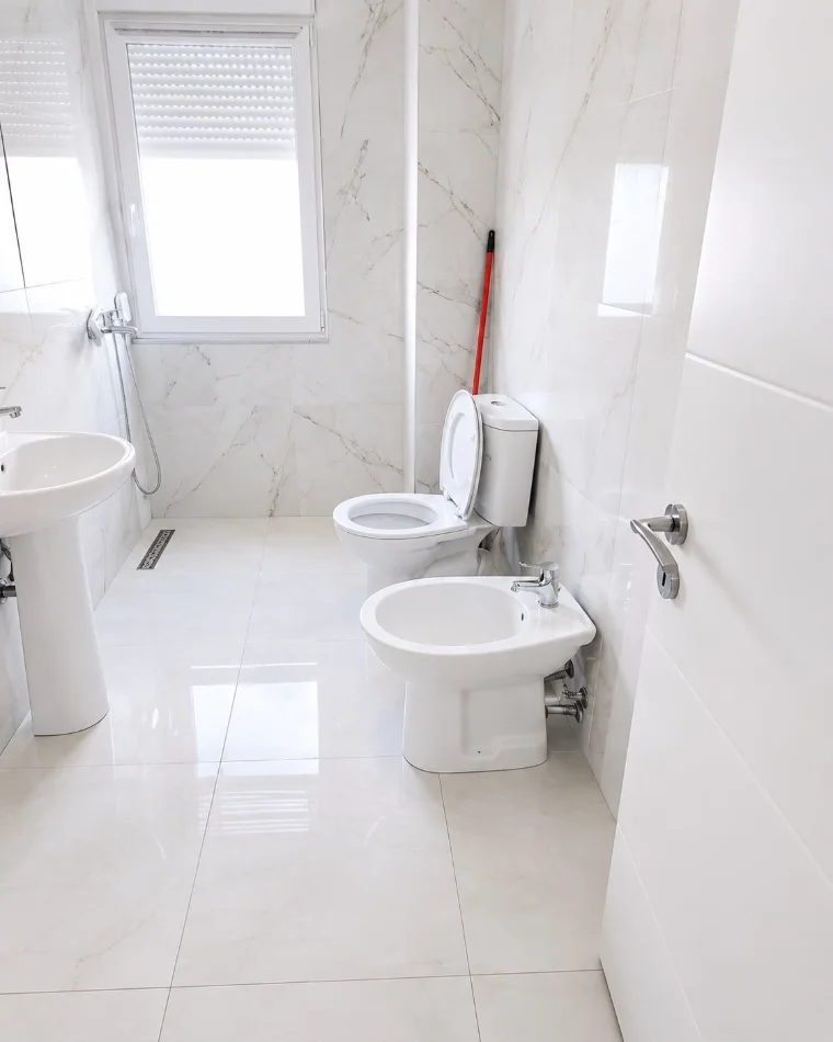 Tirane, jepet me qera apartament 2+1 Kati 3, 1 m² 370 € (Astir)