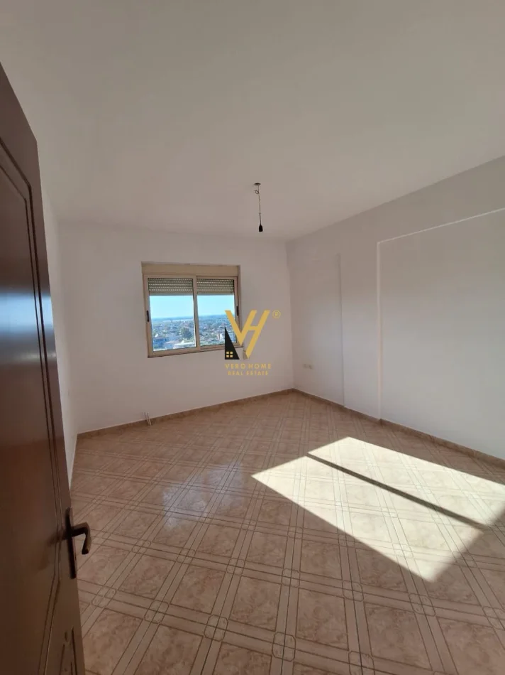 Fier, shitet apartament 2+1+Ballkon Kati 8, 138 m² 75.000 € (FIER)