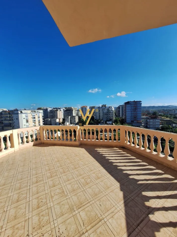 Fier, shitet apartament 2+1+Ballkon Kati 8, 138 m² 75.000 € (FIER)