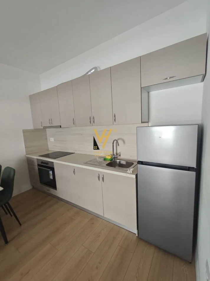 Tirane, jepet me qera apartament 1+1+Ballkon Kati 2, 50 m² 420 € (UNIVERS CITY)