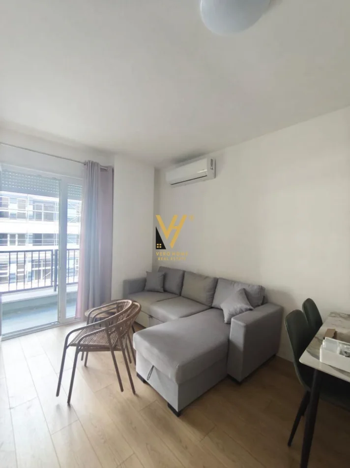 Tirane, jepet me qera apartament 1+1+Ballkon Kati 2, 50 m² 420 € (UNIVERS CITY)