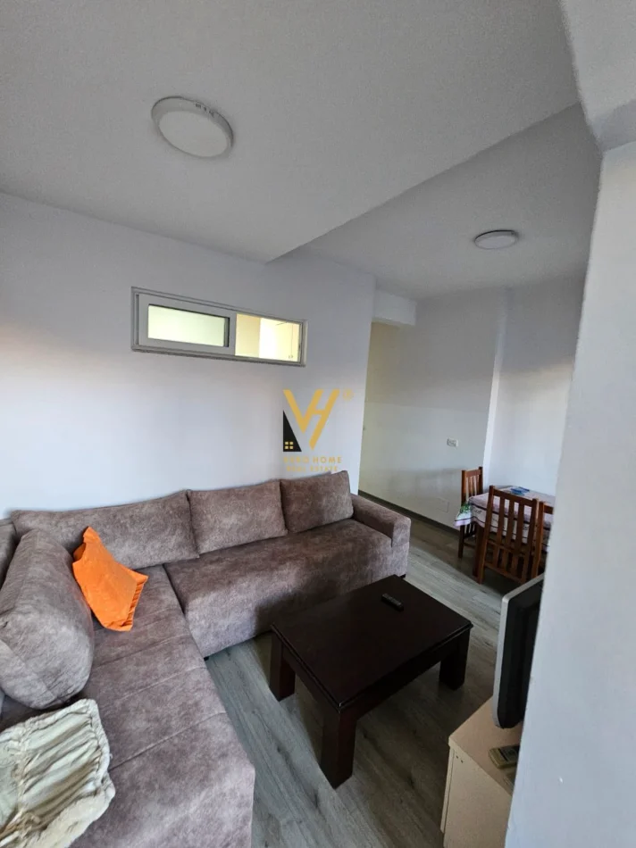 Tirane, jepet me qera apartament 1+1+Ballkon Kati 1, 50 m² 420 € (SELVIA)