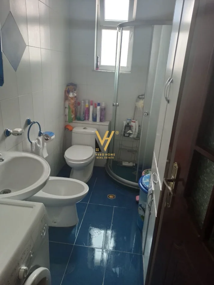 Tirane, shitet apartament 2+1+Ballkon Kati 5, 81 m² 170.000 € (RRUGA PETRO NINI LUARASI)