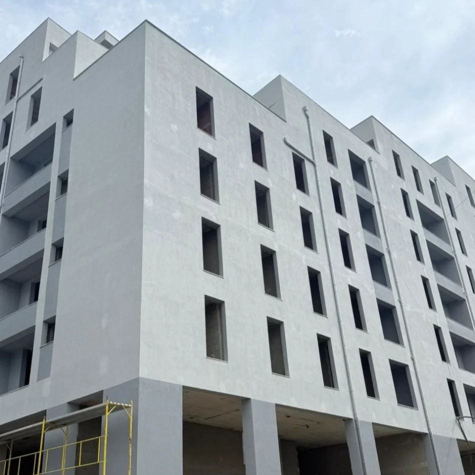 Tirane, shitet apartament 2+1+Ballkon , 110 m² 158.000 € (Ali Demi)