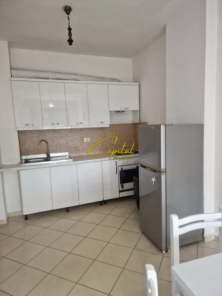 Tirane, jepet me qera apartament 1+1 Kati 7, 65 m² 400 € (ASTIR)