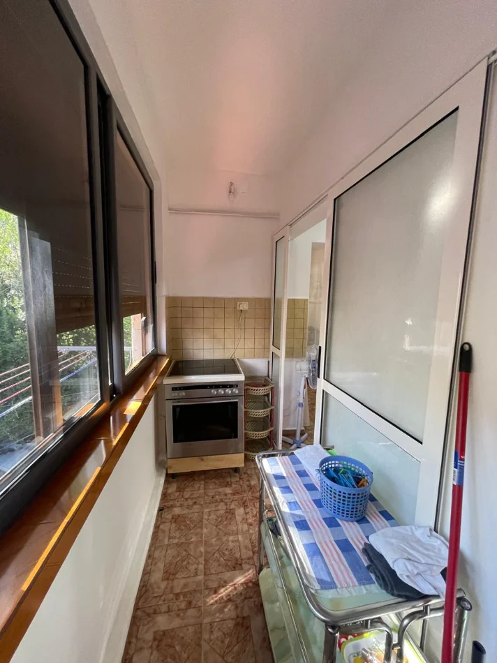 Tirane, jepet me qera apartament 1+1+Ballkon Kati 3, 70 m² 450 € (Rruga Ndre Mjeda)