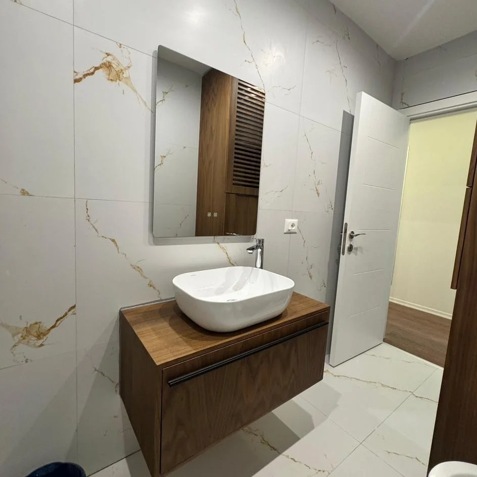 Tirane, jepet me qera apartament 2+1+Aneks+Ballkon , 90 m² 800 € (Xhamllik)