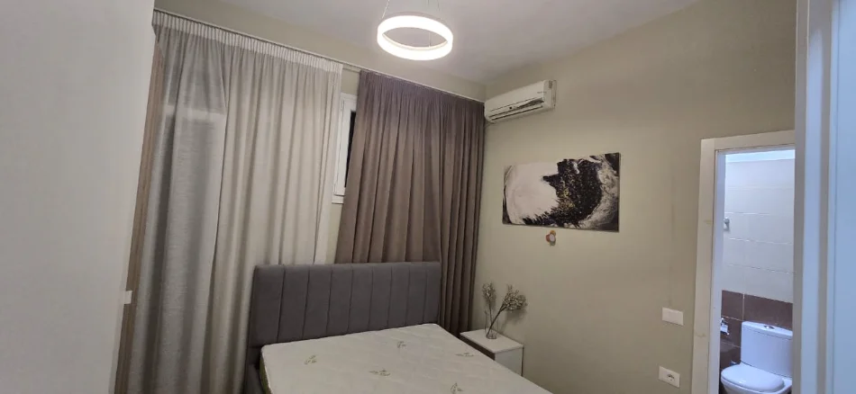 Tirane, jepet me qera apartament 2+1+Ballkon Kati 2, 93 m² 800 € (Kopshti Zoologjik)