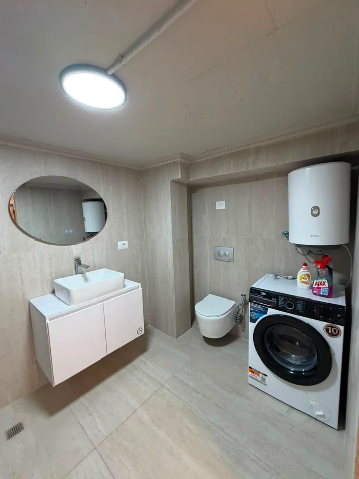 Tirane, jepet me qera apartament duplex 1+1 Kati 1, 62 m² 550 € (Golden park 3)