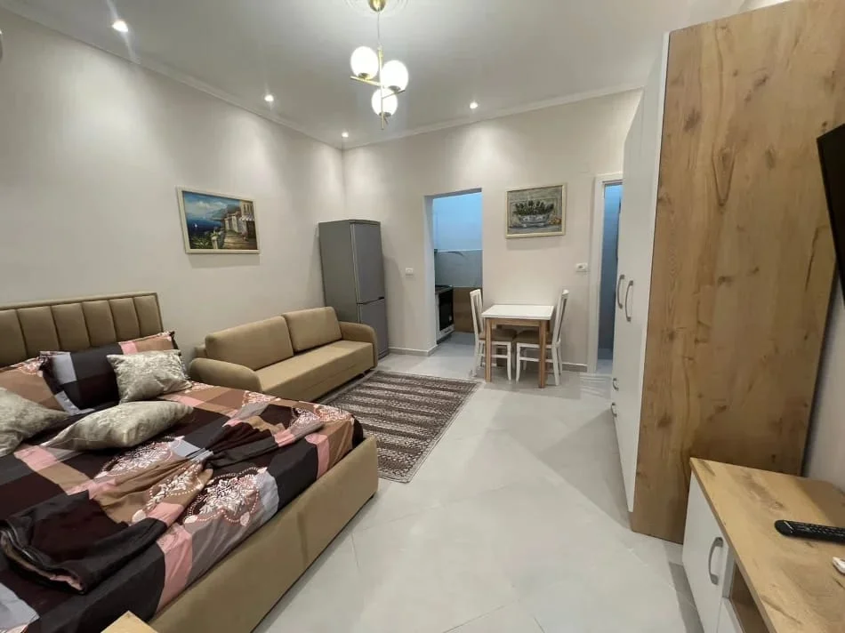 Tirane, jepet me qera garsoniere Kati 1, 35 m² 400 € (21 Dhjetori)
