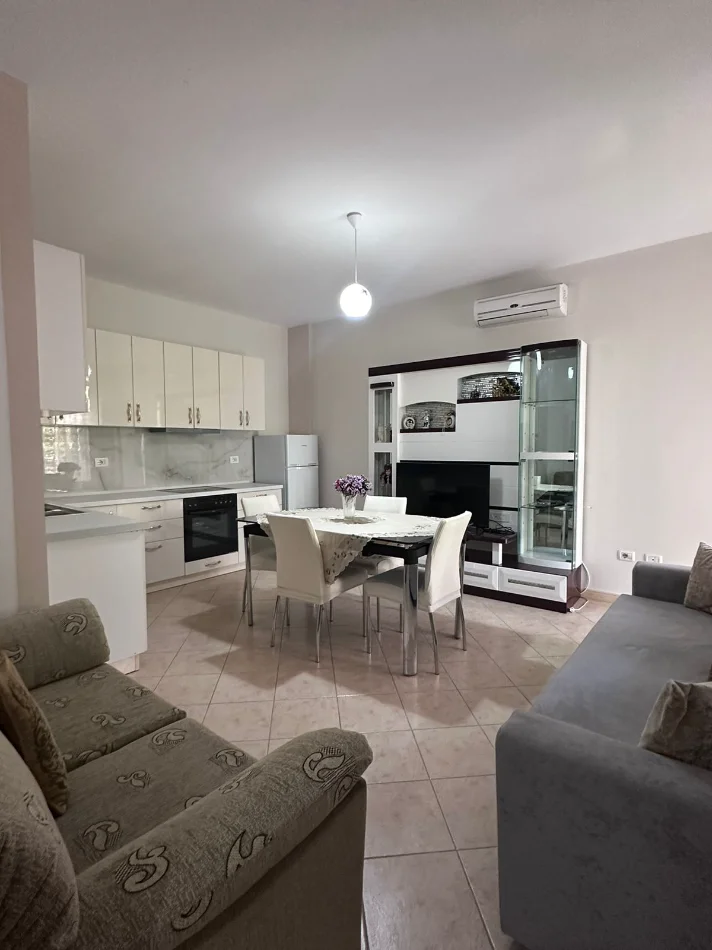 Tirane, jepet me qera apartament 1+1+Aneks+Ballkon Kati 1, 60 m² 400 € (astir , unaza e re , rruga teodor keko)