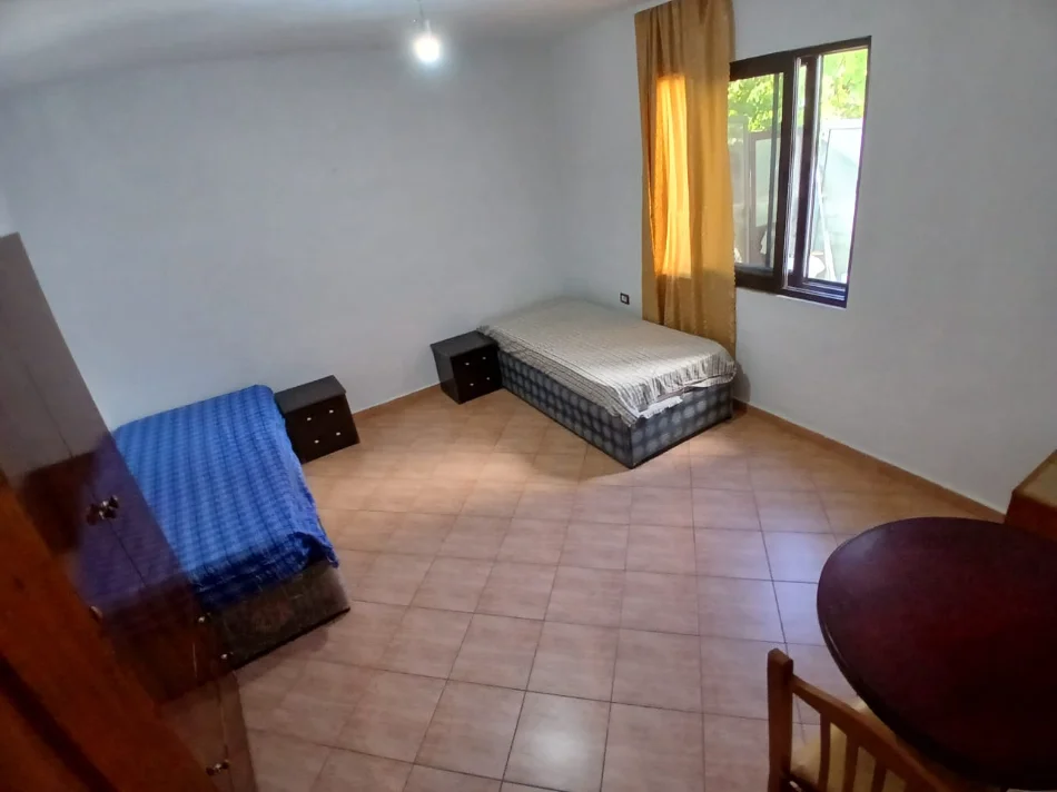 Tirane, jepet me qera apartament 1+1 Kati 1, 60 m² 350 € (21 Dhjetori)