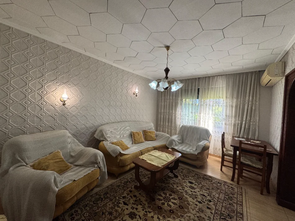 Tirane, jepet me qera apartament 1+1 Kati 4, 380 € 