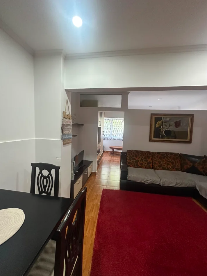 Tirane, jepet me qera apartament 1+1+Aneks+Ballkon Kati 2, 420 € (laprake , rruga dritan hoxha , spitali ushtarak , ish dogana)