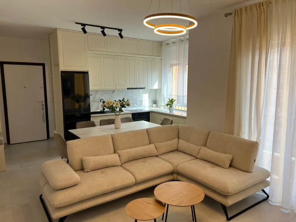 Tirane, jepet me qera apartament 2+1 , 