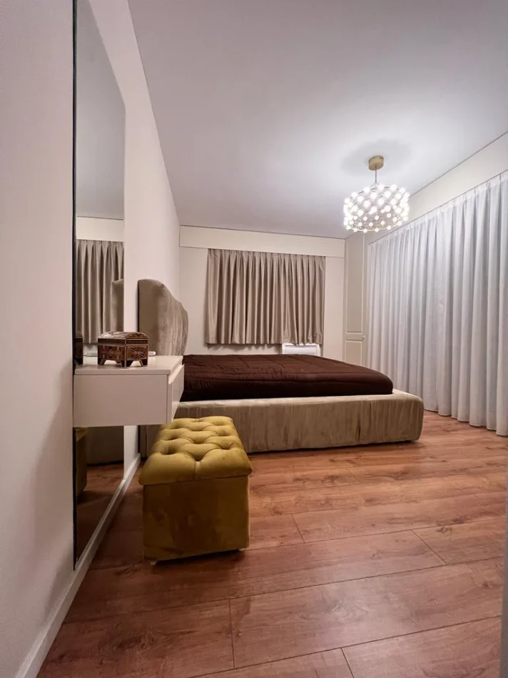 Tirane, jepet me qera apartament 2+1+Aneks+Ballkon Kati 8, 1.100 € (ish fusha e aviacionit)