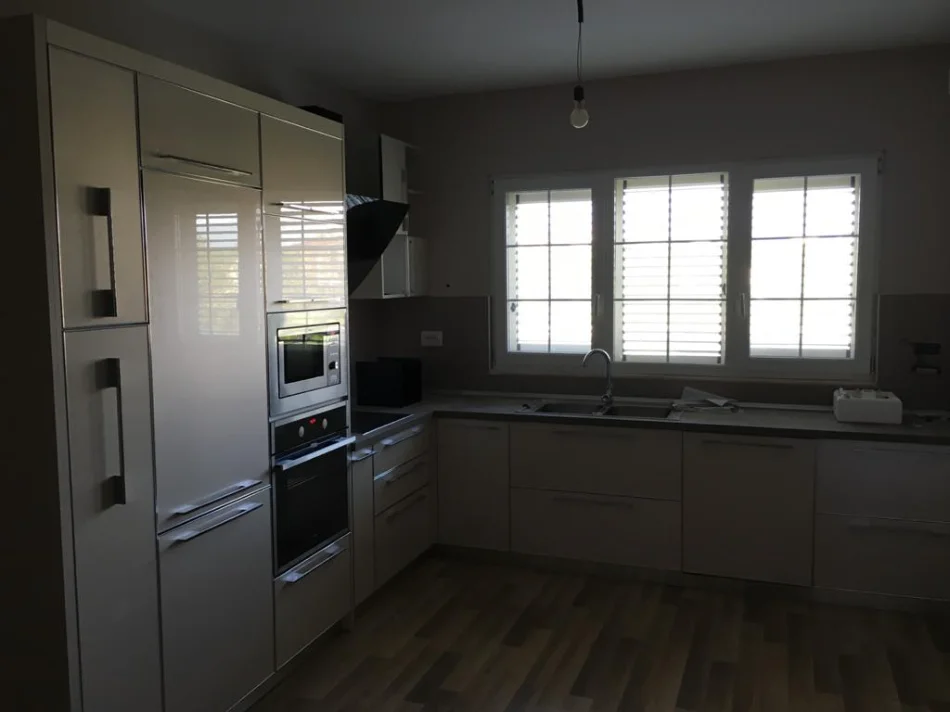 Tirane, jepet me qera Vile Vile 3 Katshe , 669 m² 3.000 € (Akacia Hills, pranë TEG)