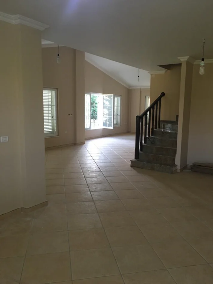 Tirane, jepet me qera Vile Vile 3 Katshe , 669 m² 3.000 € (Akacia Hills, pranë TEG)