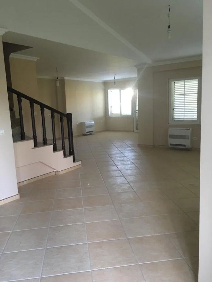 Tirane, jepet me qera Vile Vile 3 Katshe , 669 m² 3.000 € (Akacia Hills, pranë TEG)