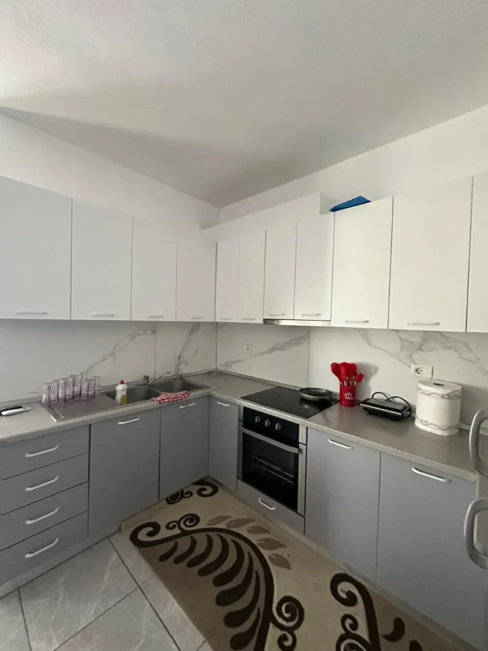 Durres, jepet me qera apartament 1+1+Ballkon Kati 2, 69 m² 298 € 