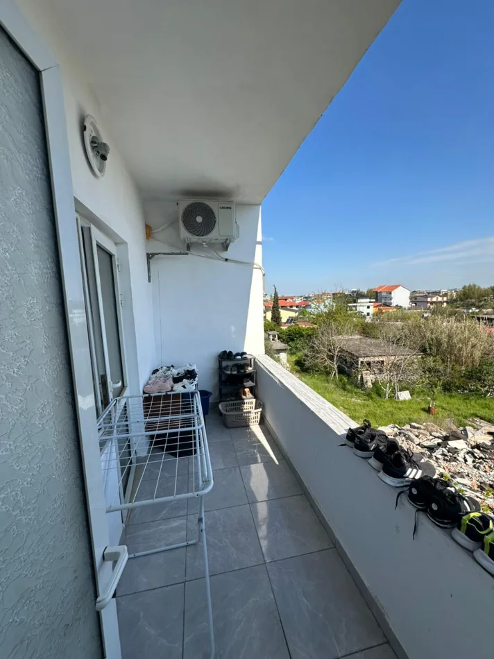 Durres, jepet me qera apartament 1+1+Ballkon Kati 2, 69 m² 298 € 