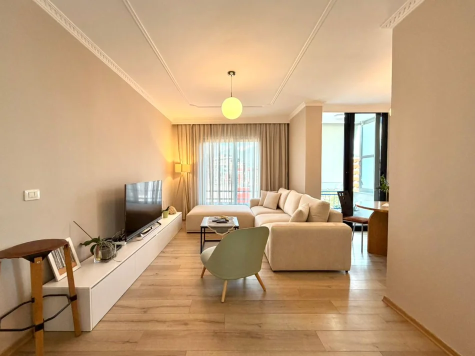 Jepet me Qera: Penthouse📍Rr. Kosovareve - Liqeni (Uni Barleti) 2+1+2Ballkone & Tarrace e Shfrytezueshme | 1,500€/muaj