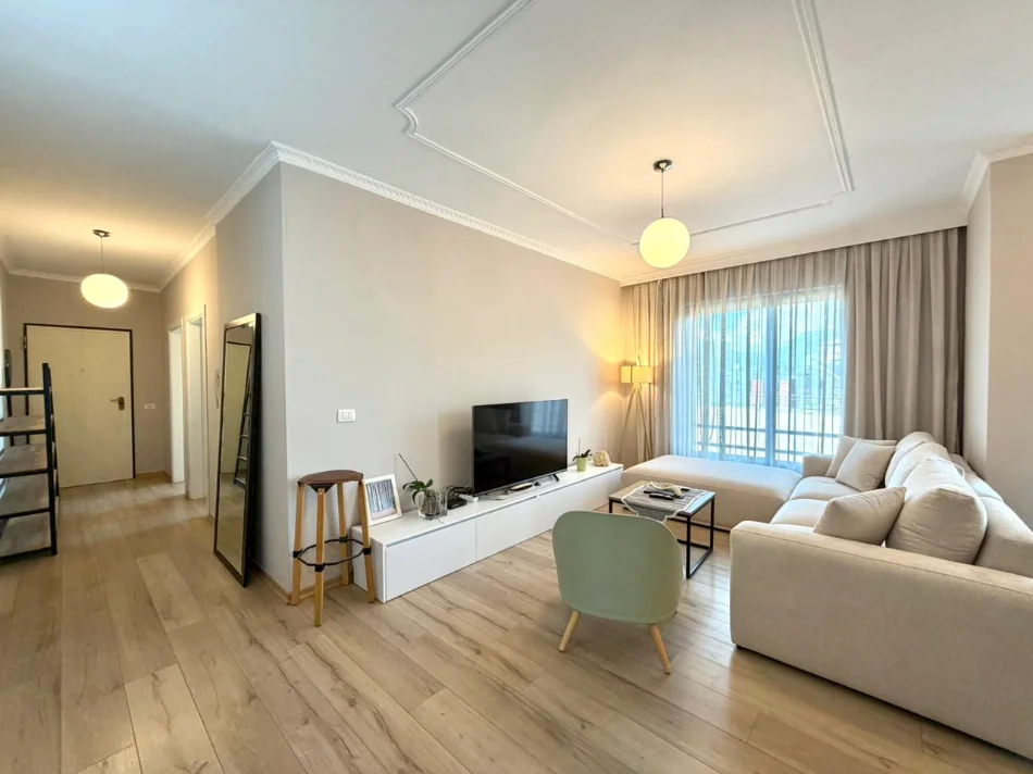 Jepet me Qera: Penthouse📍Rr. Kosovareve - Liqeni (Uni Barleti) 2+1+2Ballkone & Tarrace e Shfrytezueshme | 1,500€/muaj