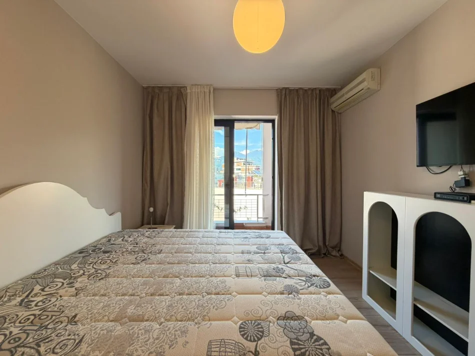 Jepet me Qera: Penthouse📍Rr. Kosovareve - Liqeni (Uni Barleti) 2+1+2Ballkone & Tarrace e Shfrytezueshme | 1,500€/muaj