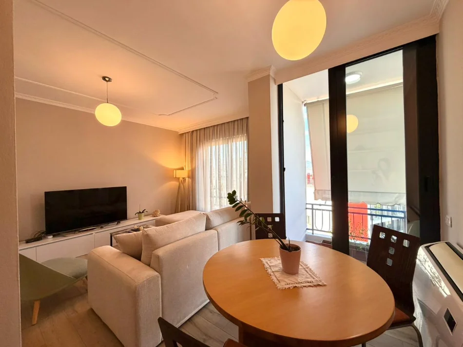 Jepet me Qera: Penthouse📍Rr. Kosovareve - Liqeni (Uni Barleti) 2+1+2Ballkone & Tarrace e Shfrytezueshme | 1,500€/muaj