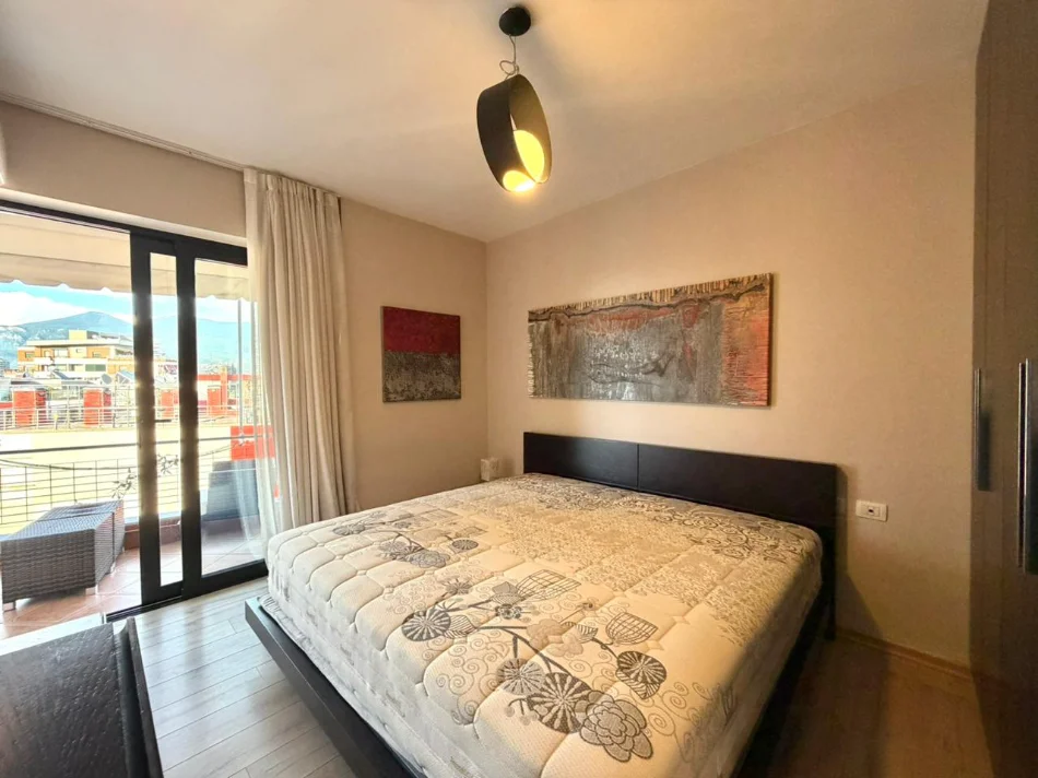 Jepet me Qera: Penthouse📍Rr. Kosovareve - Liqeni (Uni Barleti) 2+1+2Ballkone & Tarrace e Shfrytezueshme | 1,500€/muaj