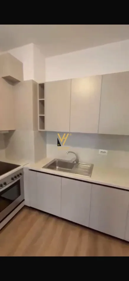 Tirane, jepet me qera apartament 2+1+Ballkon Kati 3, 102 m² 620 € (KINOSTUDIO)