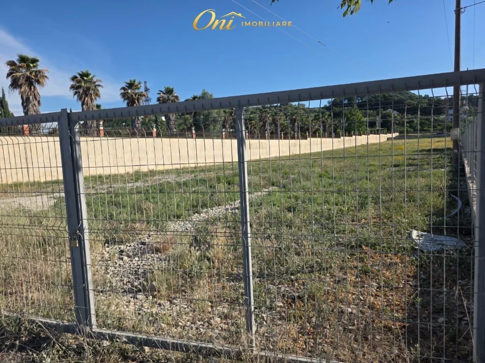 Tirane, jepet me qera ambjent biznesi Kati 0, 4.030 m² 5.642 € (CASA ITALIA)