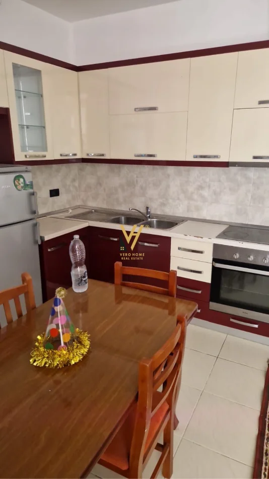 Tirane, jepet me qera apartament 1+1+Ballkon Kati 0, 60 m² 520 € (RRUGA E DIBRES)