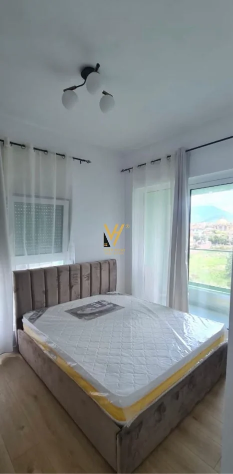 Tirane, jepet me qera apartament 2+1+Ballkon Kati 4, 90 m² 520 € (UNAZA E RE)