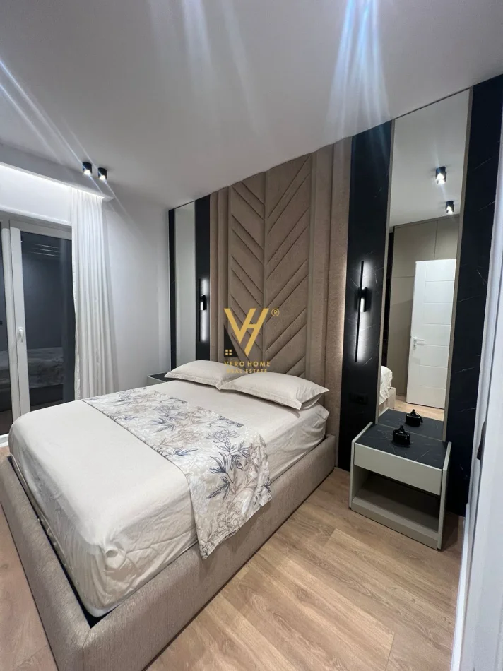 Tirane, jepet me qera apartament 1+1+Ballkon Kati 6, 60 m² 800 € (PORCELAN)