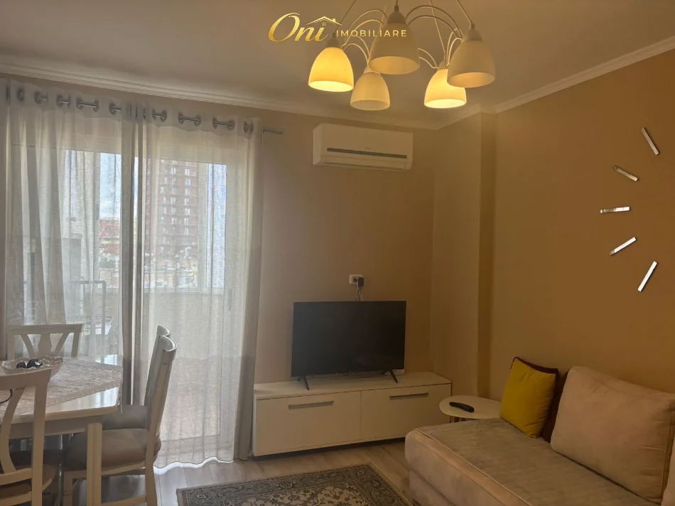 Tirane, jepet me qera apartament 1+1 Kati 7, 56 m² 600 € (RRUGA E KAVAJES)